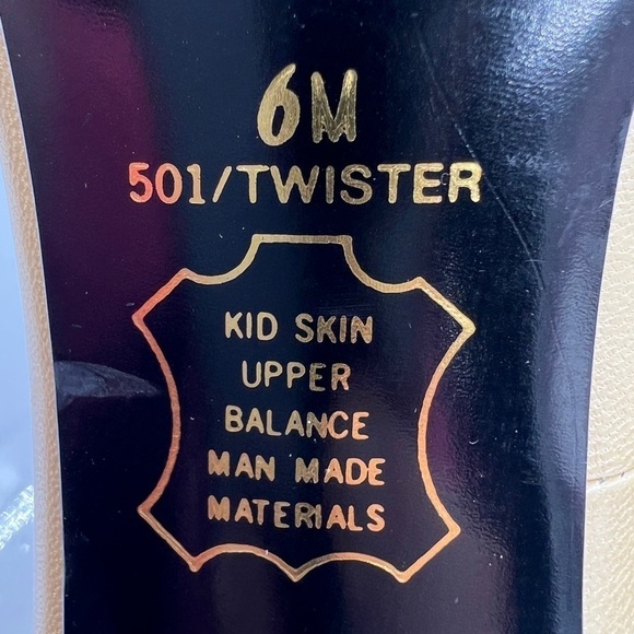 Amanda Smith Gold Twister Pointed Toe Flower Pumps Size 6 Women's - Picture 2 of 8